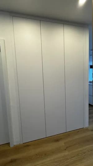 Projektbild Garderoben-Einbauschrank